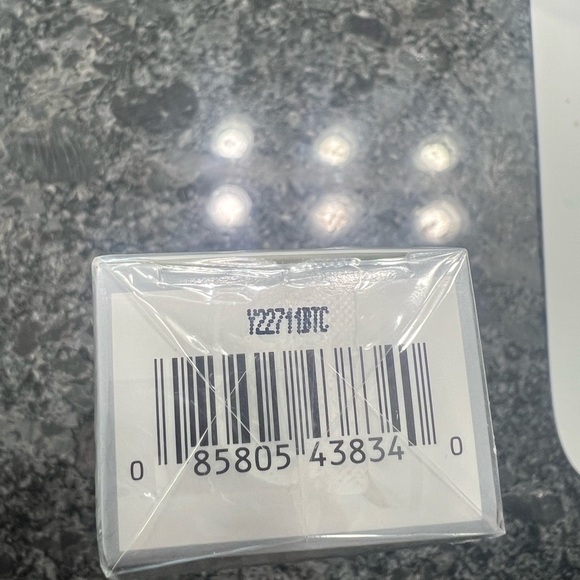 Elizabeth Arden White Serum Sleek Minimalist Design - Picture 4 of 5